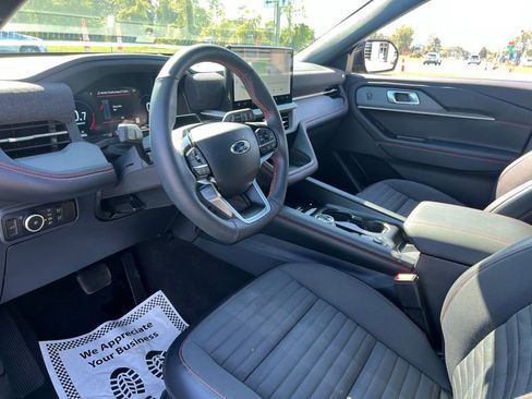Used 2025 Ford Explorer ST-Line image 25