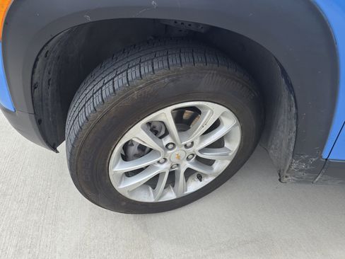 Used 2024 Chevrolet TrailBlazer LS w/ LS Convenience Package image 9