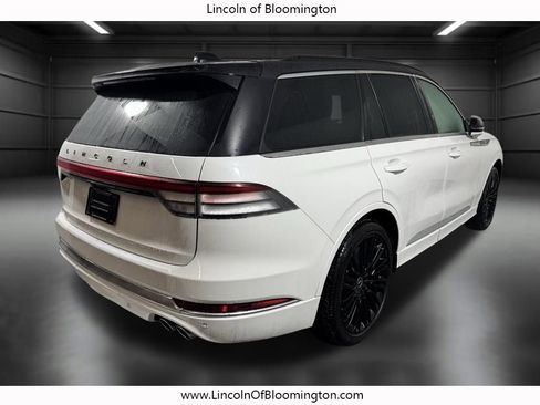Certified 2025 Lincoln Aviator Black Label image 8