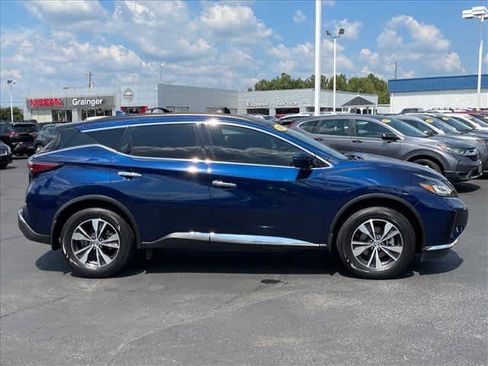 Used 2019 Nissan Murano SV FWD image 2
