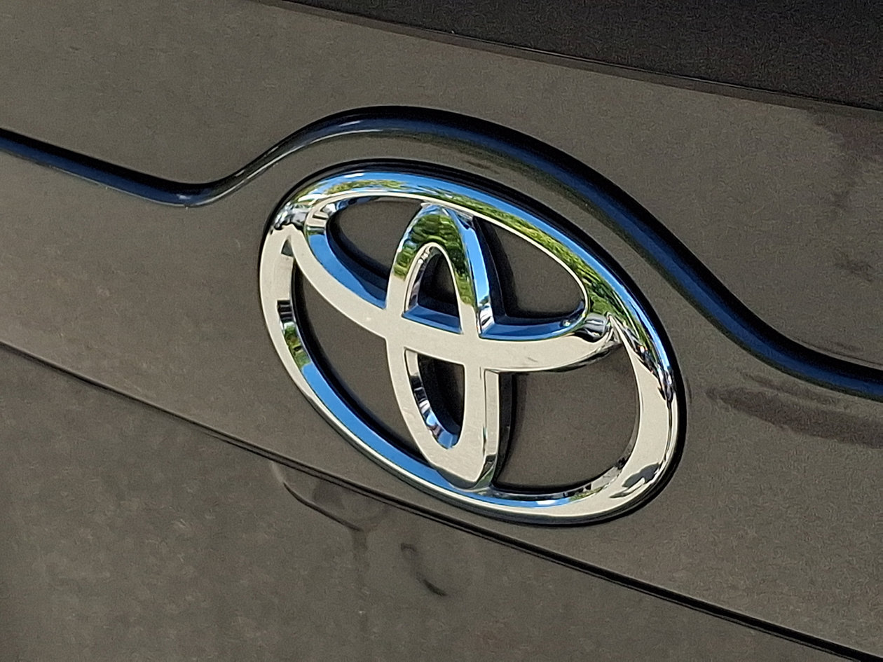 Used 2012 Toyota Camry SE w/ Leather Pkg FWD image 29