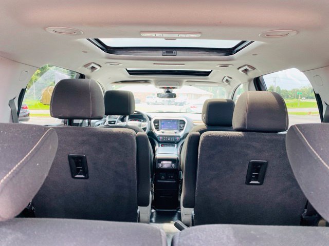 Used 2022 GMC Acadia SLE w/ Driver Convenience Package AWD/4WD image 16