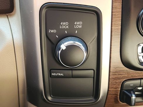 Used 2016 RAM 2500 Laramie w/ Cold Weather Group AWD/4WD image 7
