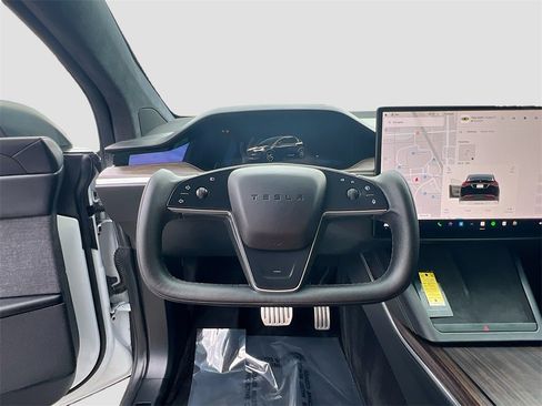 Used 2022 Tesla Model X image 10