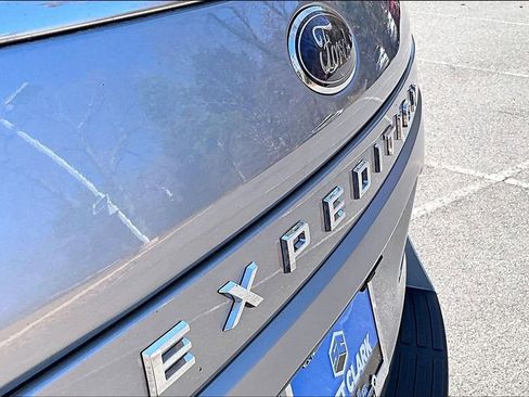 Used 2024 Ford Expedition XLT image 23