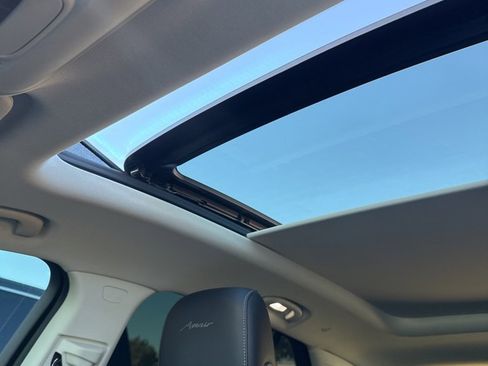 Used 2023 Buick Envision Avenir image 11