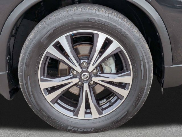 Used 2017 Nissan Rogue SL w/ SL Premium Package FWD image 11