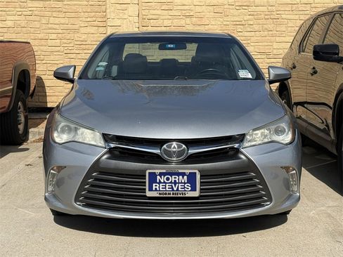 Used 2016 Toyota Camry XLE image 2