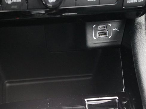 Used 2024 Jeep Compass Limited w/ High Altitude Package image 10