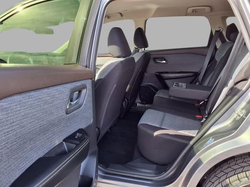 Used 2023 Nissan Rogue SV image 25