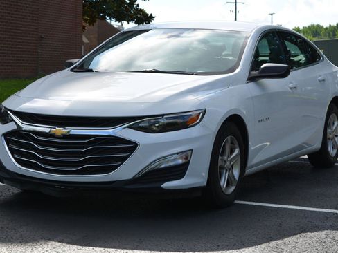 Used 2023 Chevrolet Malibu LS FWD image 1