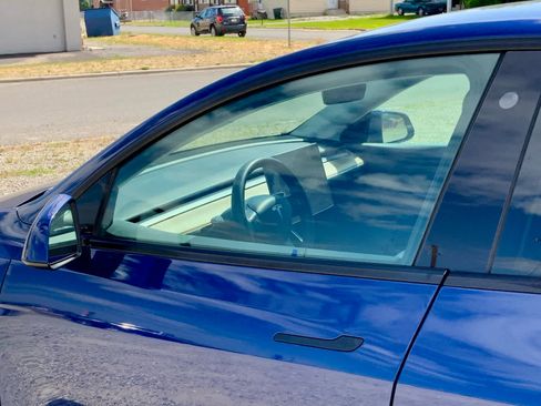 Used 2021 Tesla Model Y Performance image 14