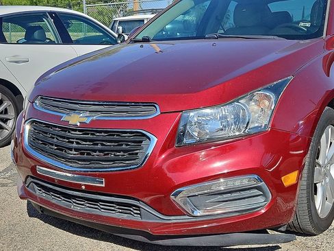 Used 2015 Chevrolet Cruze Diesel w/ Enhanced Safety Package FWD image 2
