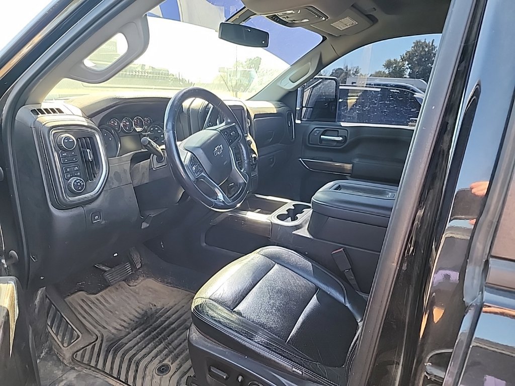 Used 2021 Chevrolet Silverado 2500 LT w/ Midnight Edition AWD/4WD image 11