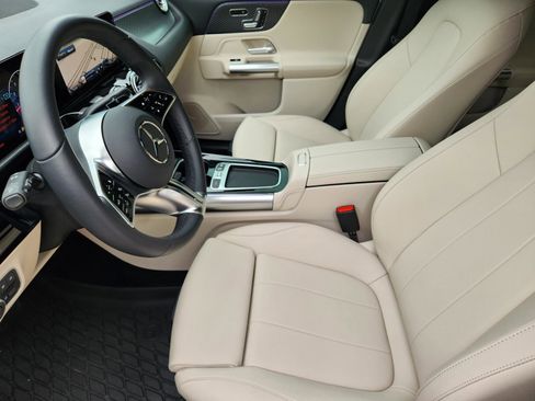 Used 2025 Mercedes-Benz GLA 250 image 6