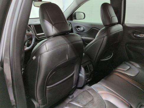 Certified 2019 Jeep Cherokee Trailhawk w/ Cold Weather Group image 19