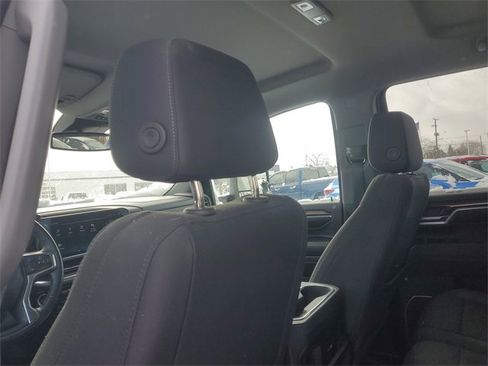 Used 2024 Chevrolet Silverado 2500 LT w/ Convenience Package image 10