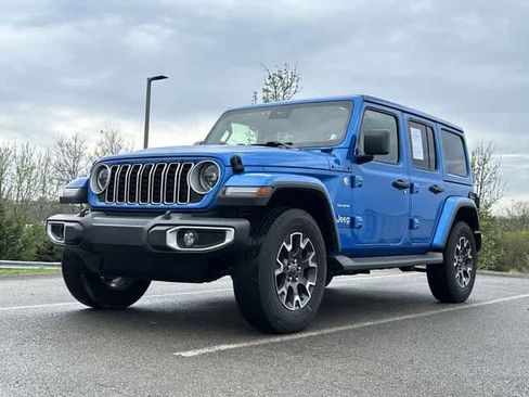 Used 2024 Jeep Wrangler Sahara w/ Technology Group image 20