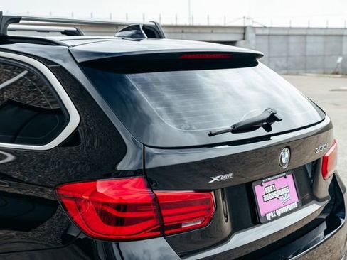 Used 2017 BMW 330i xDrive Wagon image 31