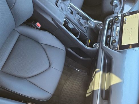 Used 2025 Toyota Grand Highlander AWD image 21