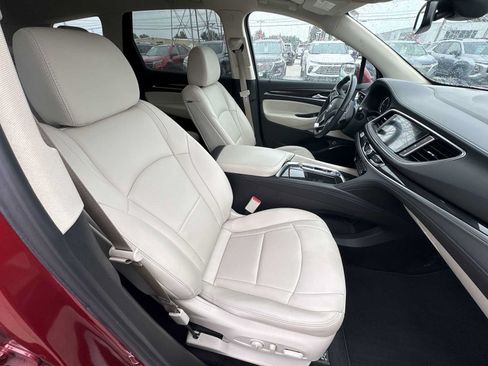 Used 2022 Buick Enclave Essence w/ Sport Touring Edition FWD image 28