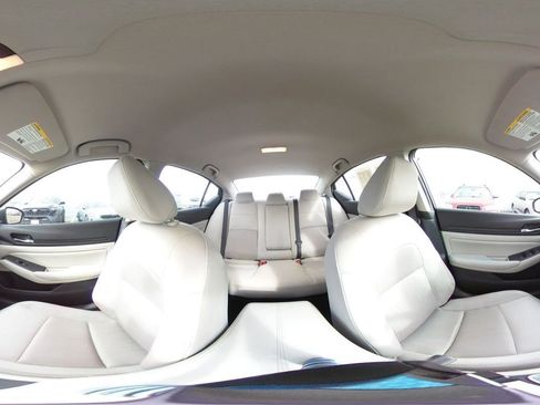 Used 2025 Nissan Altima 2.5 SV image 42