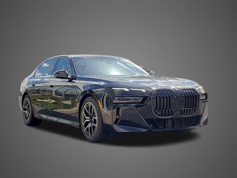 New 2026 BMW 740i xDrive AWD/4WD image 3