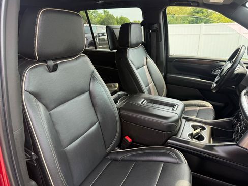 Used 2021 Chevrolet Suburban Premier AWD/4WD image 18