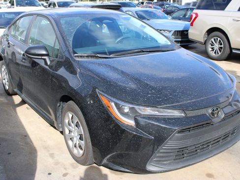 Used 2026 Toyota Corolla LE FWD image 2
