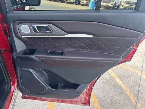 Used 2025 Ford Explorer Platinum w/ Ultimate Package image 13