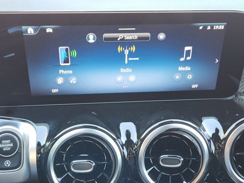 New 2026 Mercedes-Benz GLB 250 4MATIC image 17