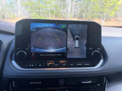 Used 2023 Nissan Rogue Platinum w/ Platinum Premium Package image 23