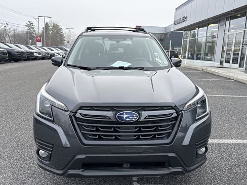 Used 2023 Subaru Forester Limited image 2