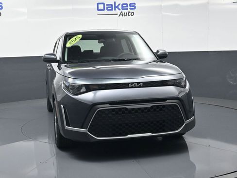 Certified 2025 Kia Soul LX w/ LX Technology Package image 3