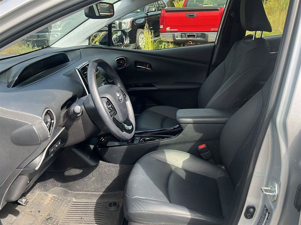 Used 2022 Toyota Prius AWD image 9