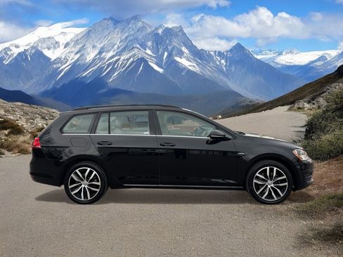 Used 2016 Volkswagen Golf Limited Edition image 6