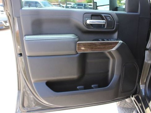 Used 2022 GMC Sierra 2500 SLE w/ SLE Convenience Package AWD/4WD image 12