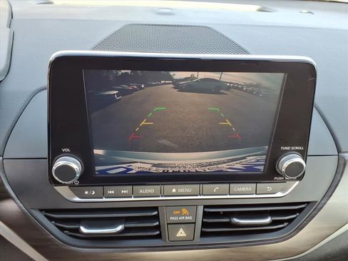 Used 2024 Nissan Altima 2.5 SV image 27