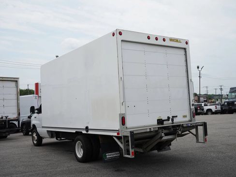 Used 2024 Ford E-450 and Econoline 450 Super Duty w/ Power Windows & Locks Group RWD image 4