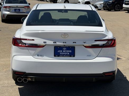 Used 2026 Toyota Camry SE FWD image 8