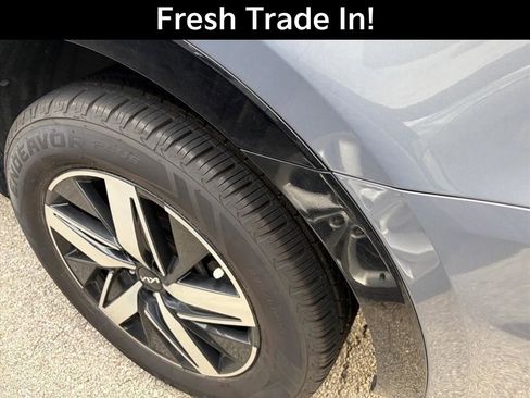 Used 2023 Kia Sorento EX w/ Panoramic Sunroof Package FWD image 6