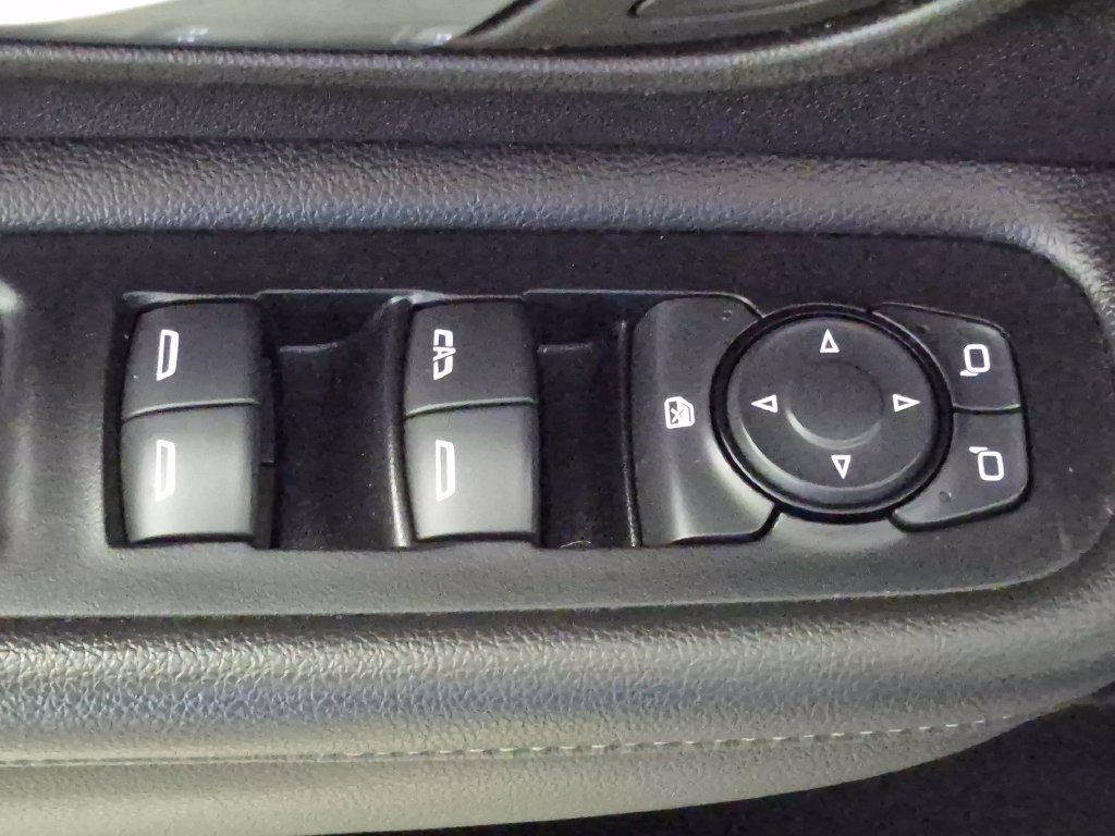 Used 2023 GMC Terrain SLE w/ Elevation Edition FWD image 17