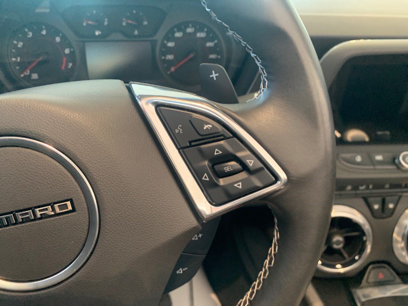 Used 2023 Chevrolet Camaro LT w/ Technology Package RWD image 8
