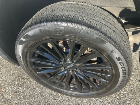 Used 2019 GMC Sierra 1500 Denali w/ Denali Ultimate Package AWD/4WD image 6