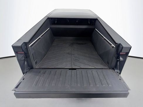 Used 2024 Tesla Cybertruck AWD Crew Cab image 20
