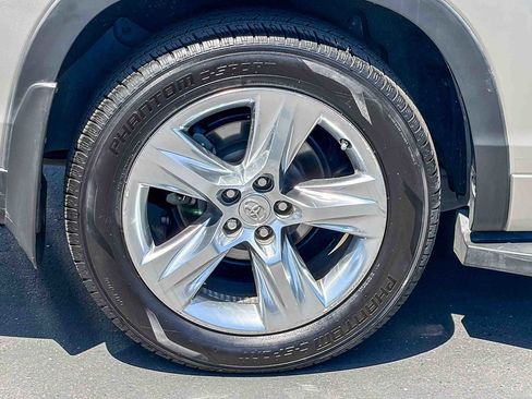 Used 2015 Toyota Highlander Limited Platinum AWD/4WD image 10