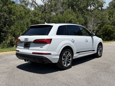 Used 2026 Audi Q7 3.0T Premium w/ Convenience Plus Package AWD/4WD image 3