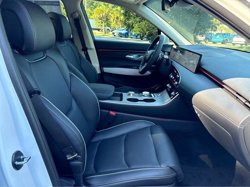 New 2026 Genesis GV70 2.5T Advanced AWD/4WD image 17
