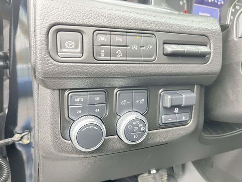 Used 2021 GMC Yukon Denali w/ Denali Premium Package image 15