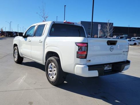 Used 2024 Nissan Frontier SV AWD/4WD image 3